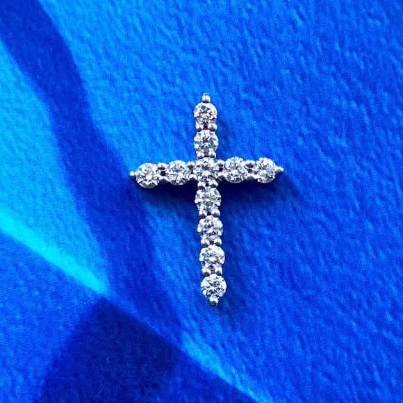 18k Gold Diamond Cross - Picture 2 of 4